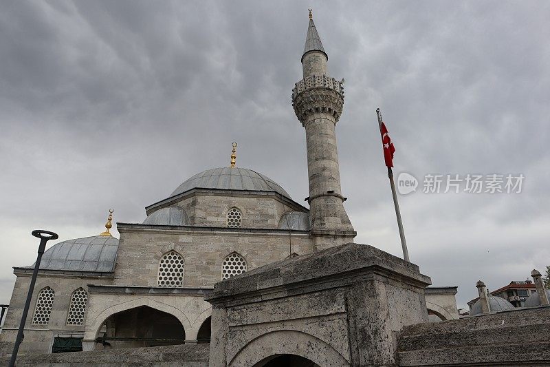 土耳其伊斯坦布尔乌斯库达尔的Semsi Pasha清真寺。